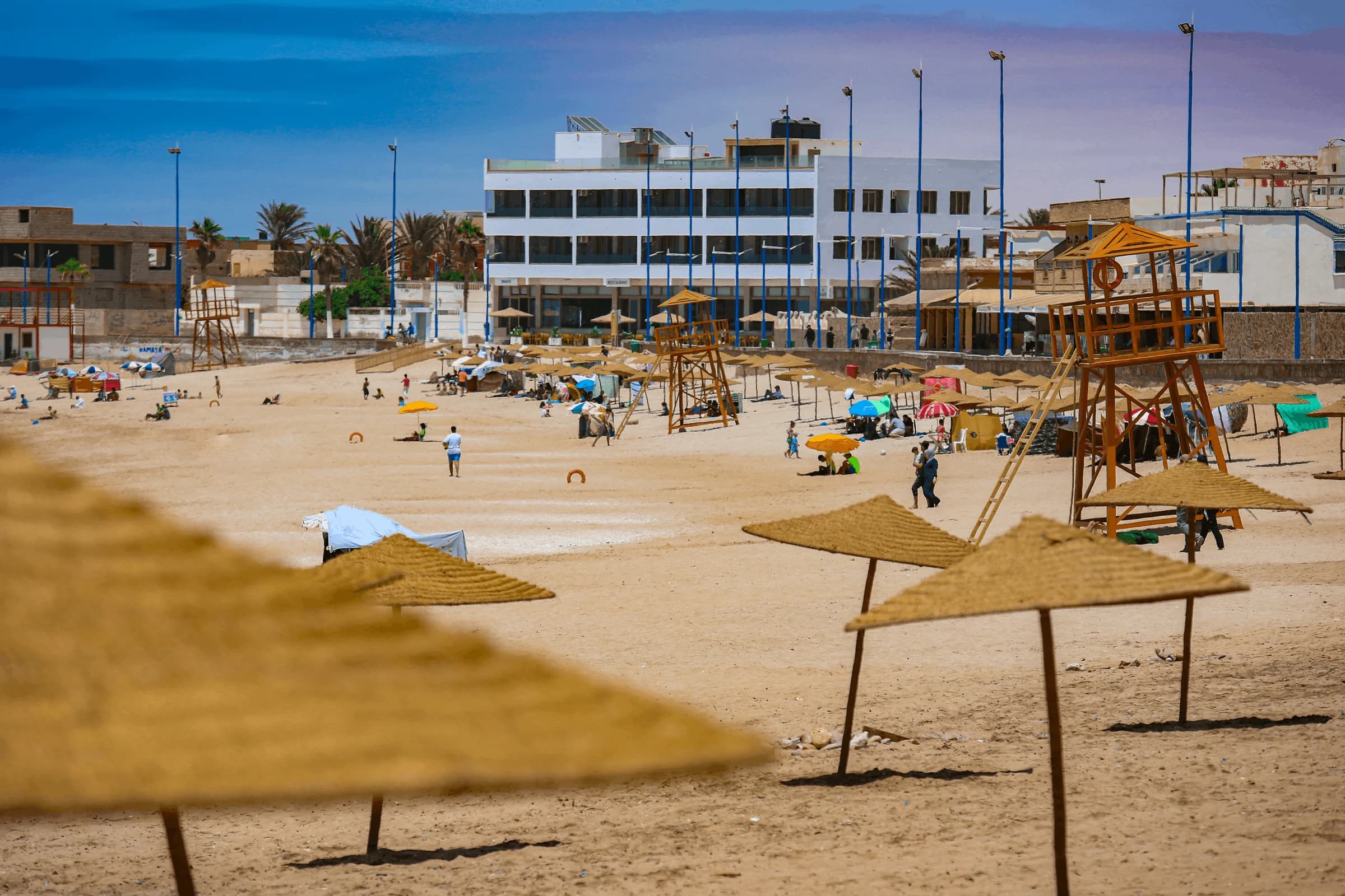 La vie sur la corniche — El Ouatia, Tan-Tan, Morocco